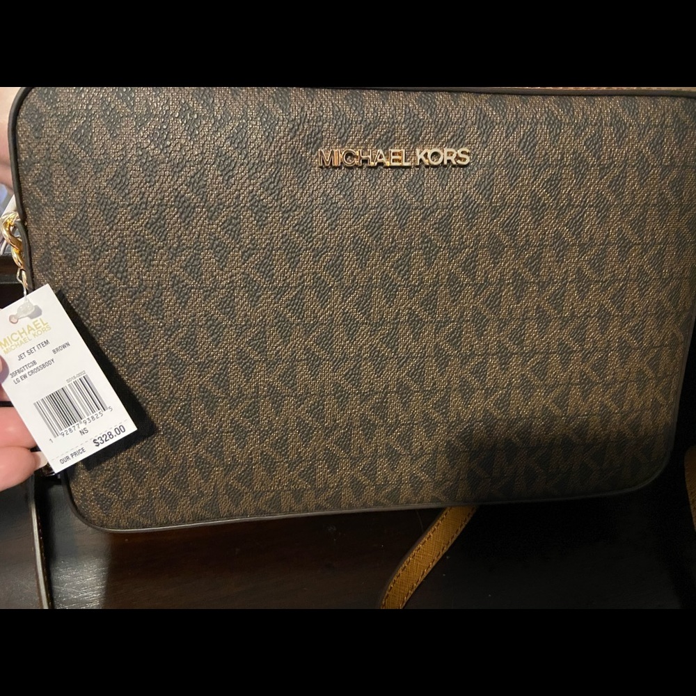Michael Kors Jet Set Crossbody